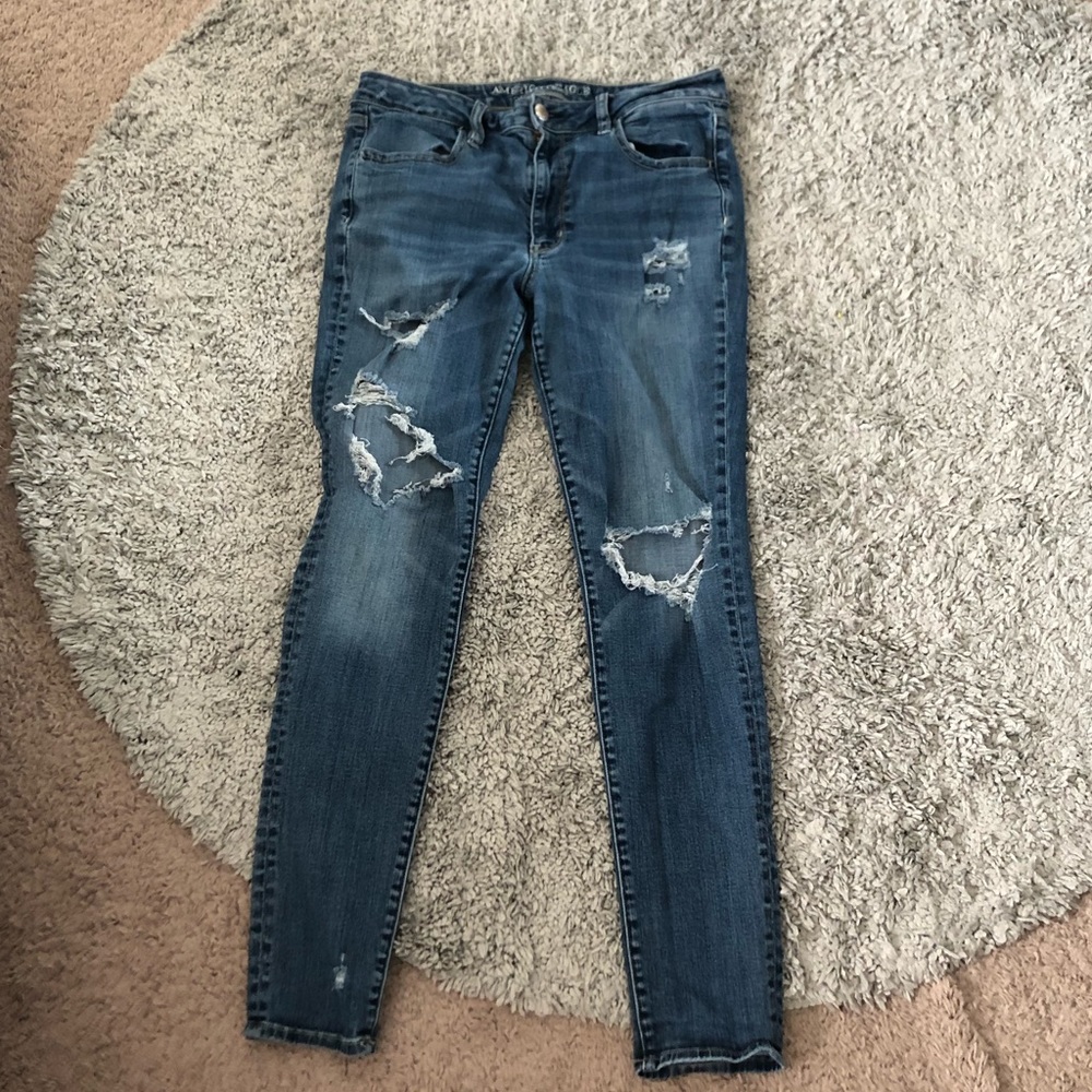 high waisted ripped american eagle jeans